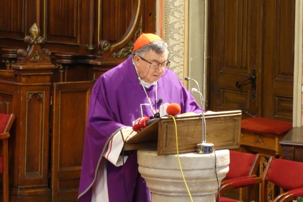 duhovna obnova, Kardinal Vinko Puljić, političari, Kardinal Vinko Puljić, misa, vrhbosanski nadbiskup kardinal Vinko Puljić, misa polnoćka