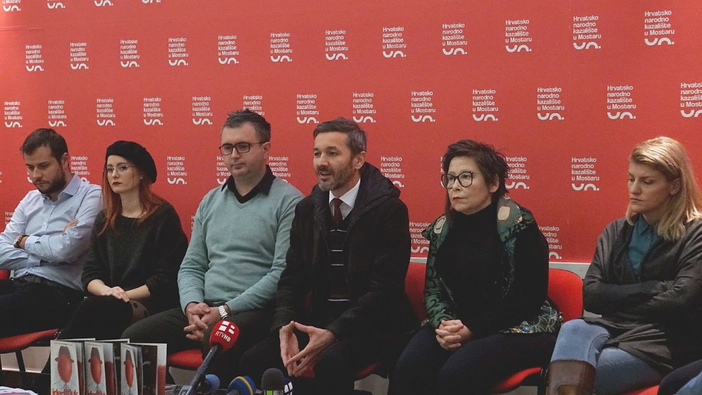 HNK Mostar, identitluk, predstava