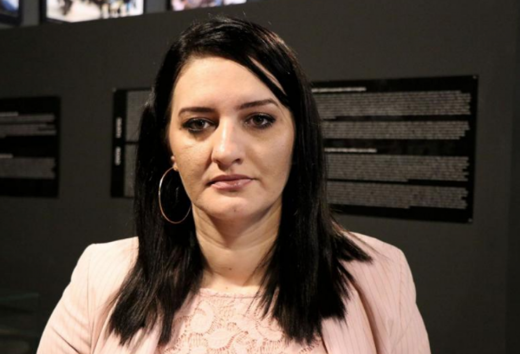 uhićenja, kustošica , muzej