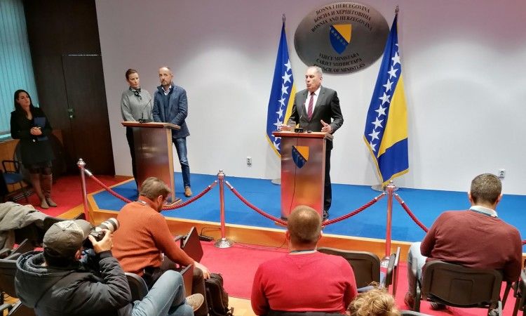 Ušivak, Blažuj, Dragan Mektić, migrati 