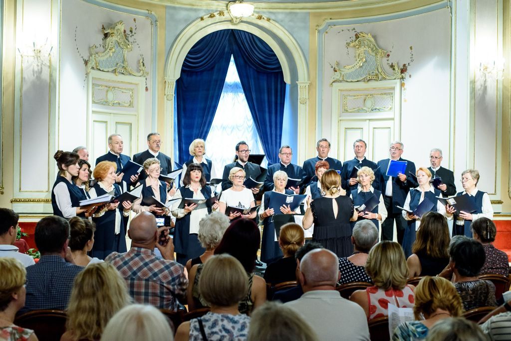 Sv. Nikola, Koncert pjevačkog društva, mirta, hrvatski dom herceg stjepan kosača