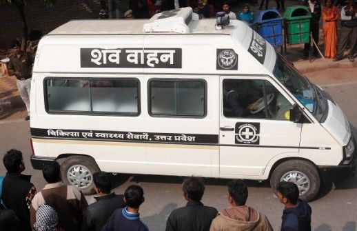 Preminula zapaljena žrtva silovanja u Indiji, uhićena petorica