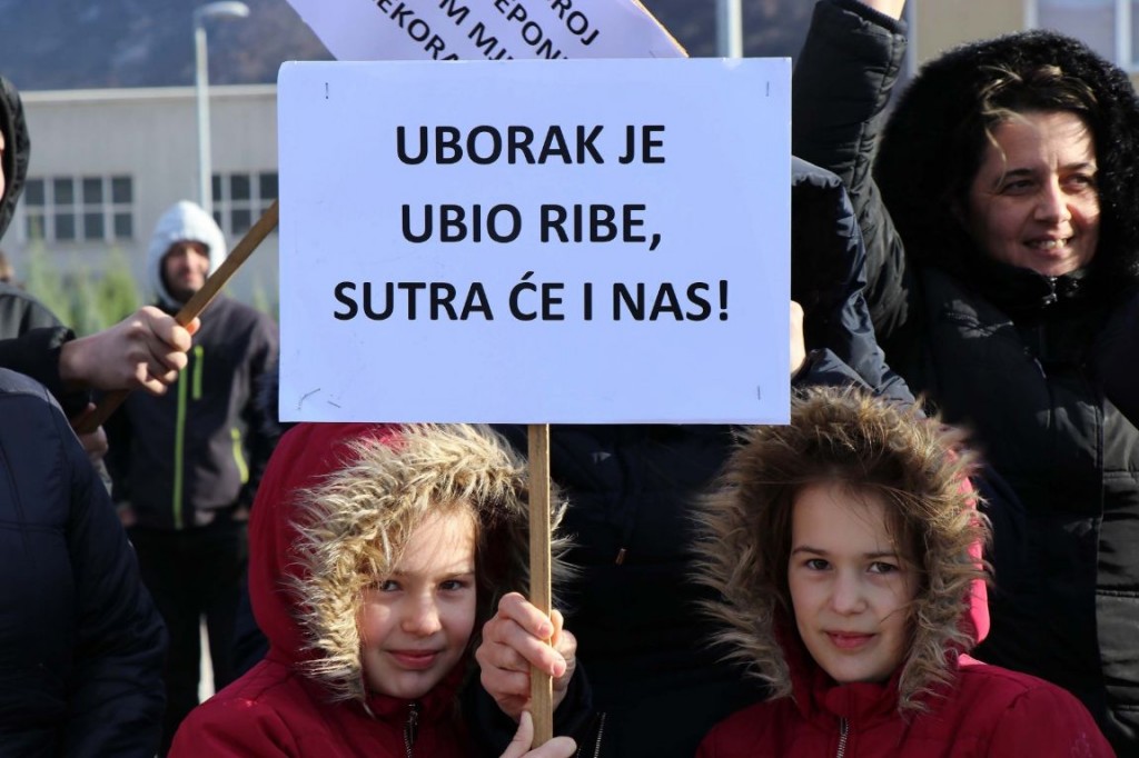 Prosvjednici ispred deponije Uborak