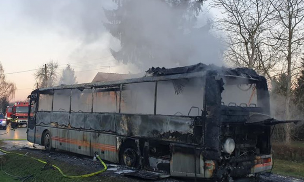 Izgoreni autobus