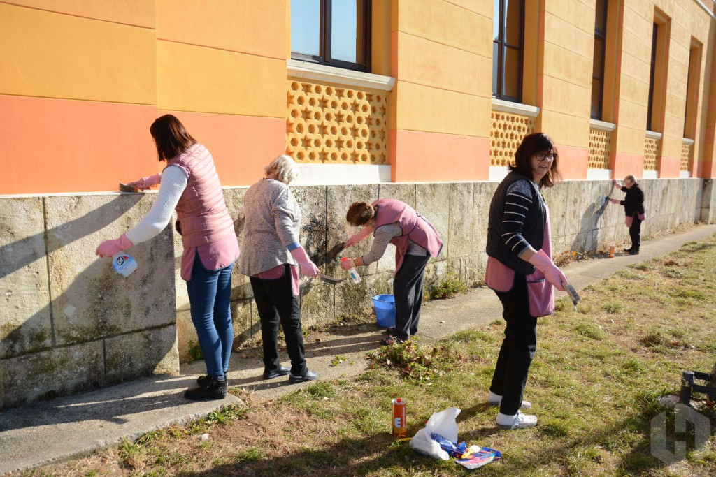 Gimnazija Mostar - grafiti