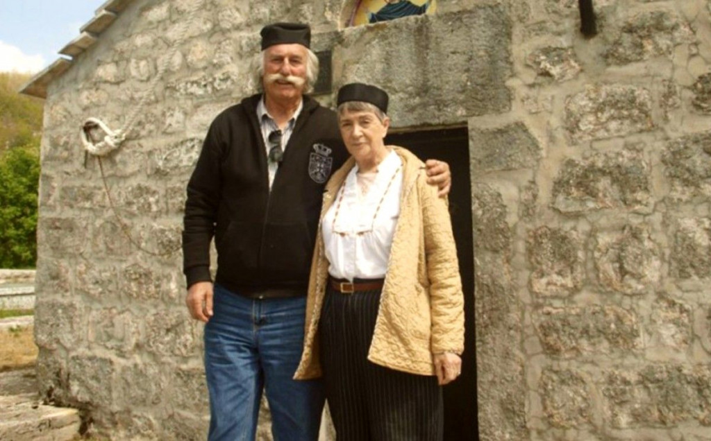 sahrana, narodna nošnja