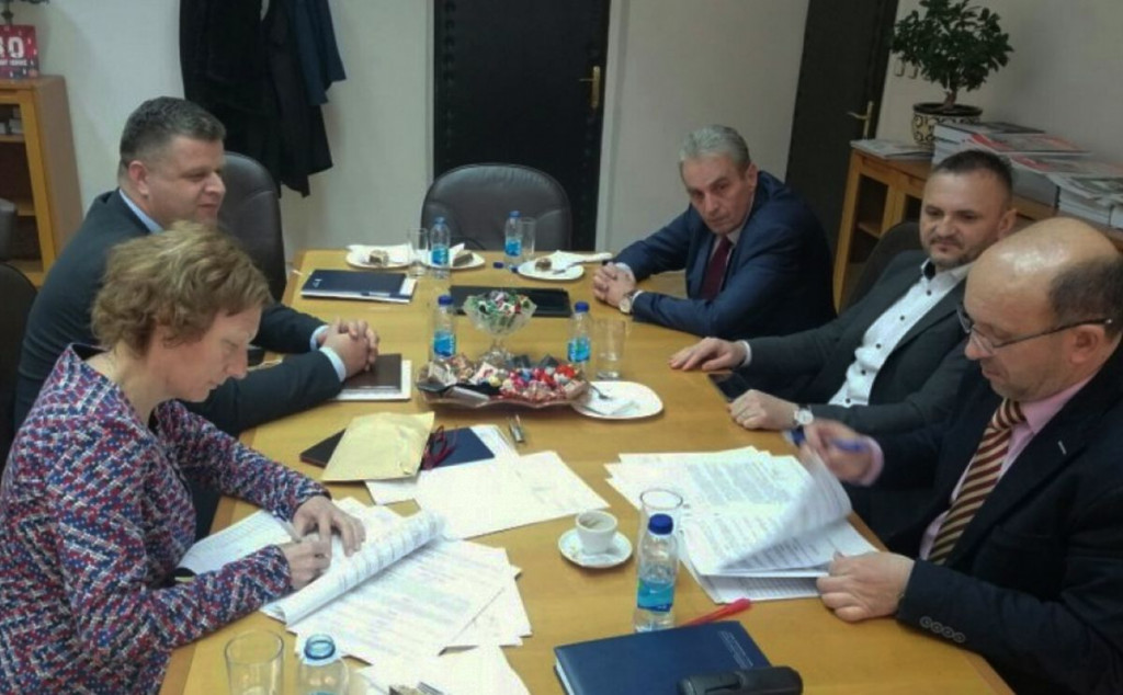 Potpisani ugovori za pripravnički staž u Županijskom poreznom uredu Livno