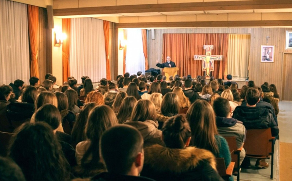 Frama, javna tribina, Frama