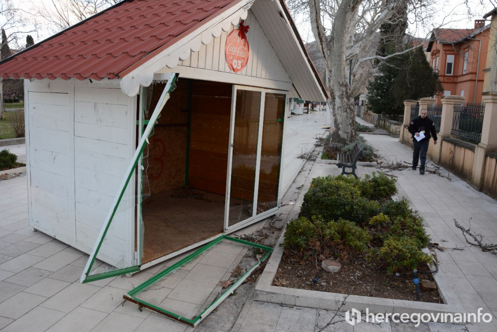 Mostar, bura, kućice , Winterville, šetnica, lenjinovo šetalište, vijesti