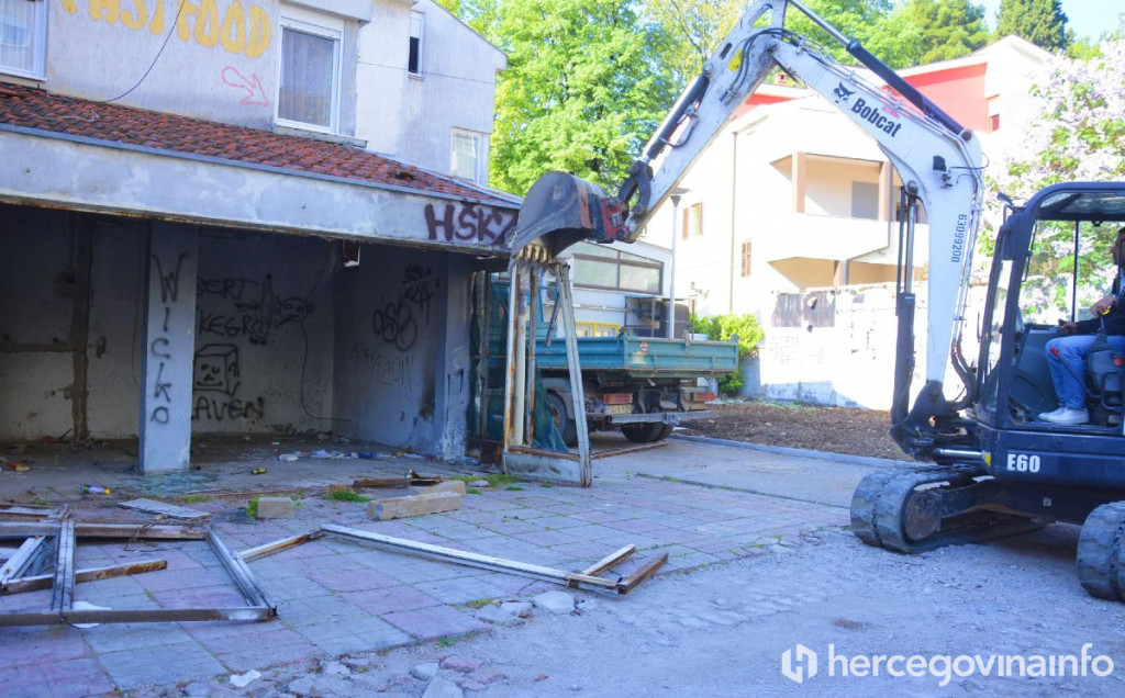 Rušenje bespravnih objekata