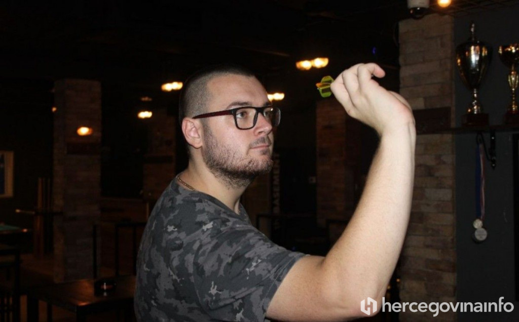 pikado, turnir, Lucky Darts, pero primorac