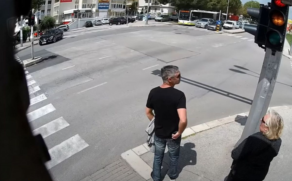 Semafor Pješački prijelaz