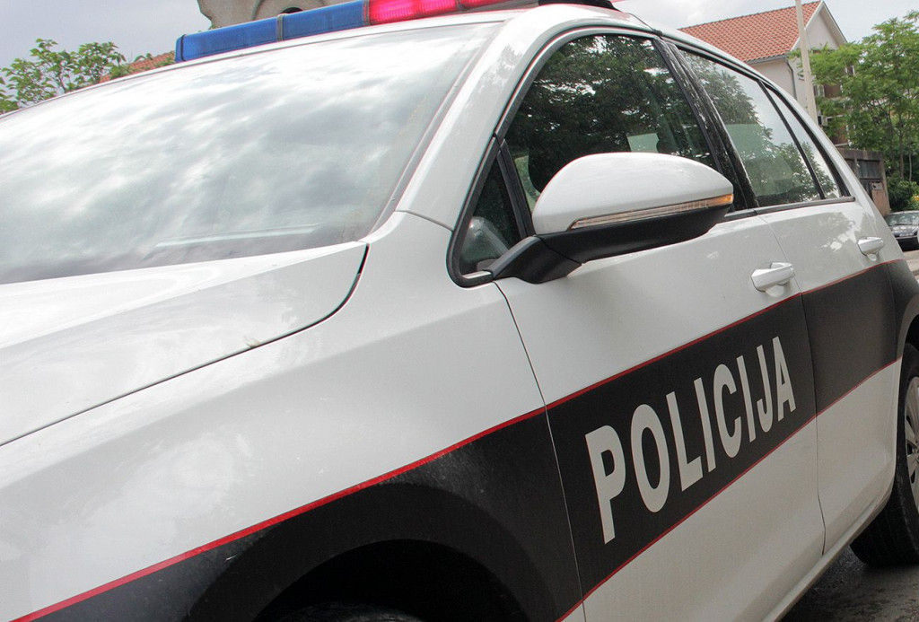 Policijski automobil