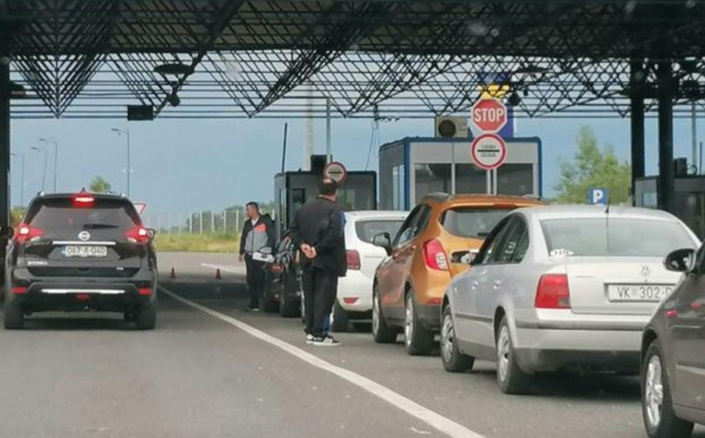 kupovina, shopping, maturanti, Gorica, granica, granična policija, lažni test