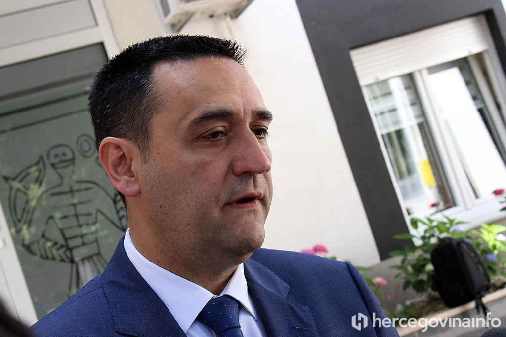 ministar rašid hadžović, Rašid Hadžović, SDA BIH, HDZ BiH, škola, djeca