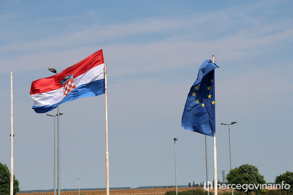 Zastave Hrvatske i EU
