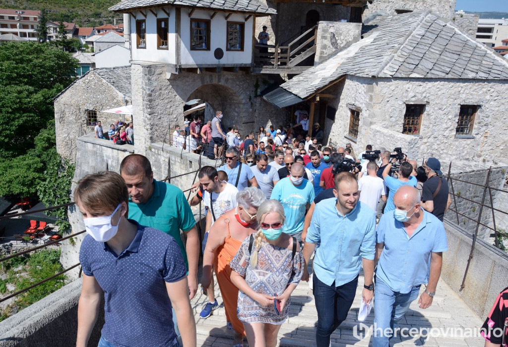 Prosvjed ugostitelji Mostar Stari grad stari most
