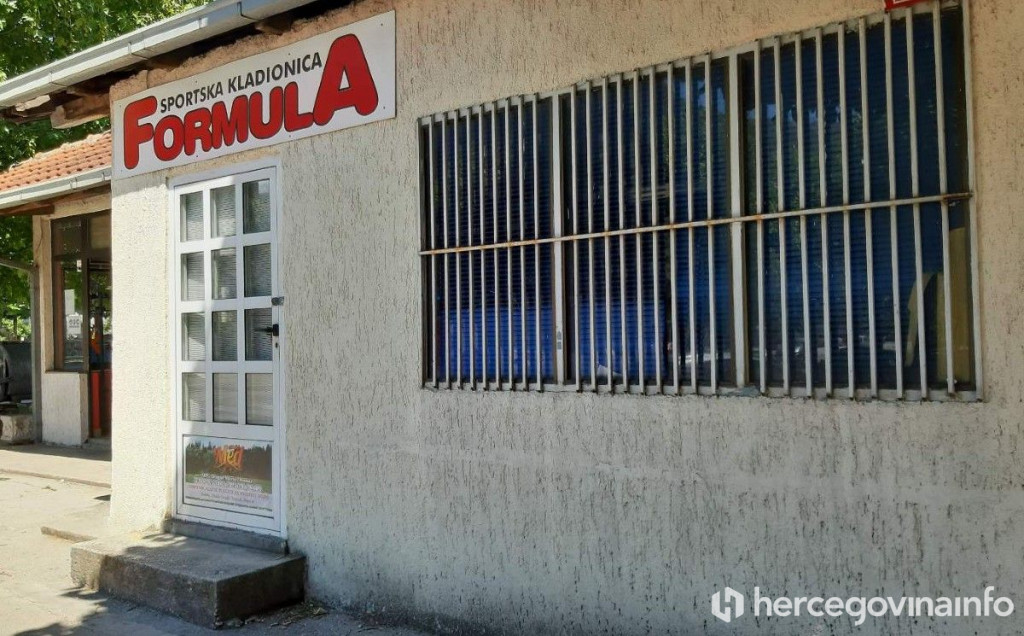 razbojništvo, pljačka kladionice