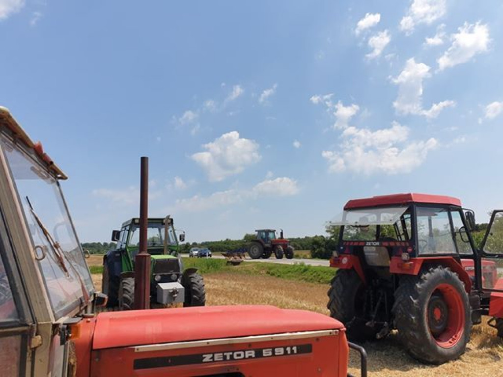 Poljoprivrednici traktori