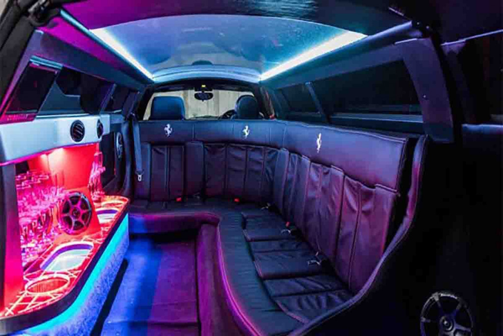 Ferrari limuzina