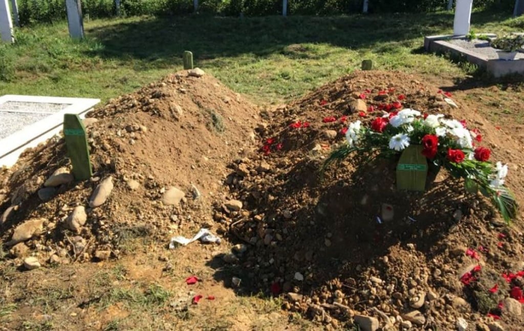 Grobovi Hajrudina i Adisa Durakovića
