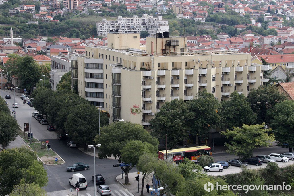 Hotel Ero i ulica