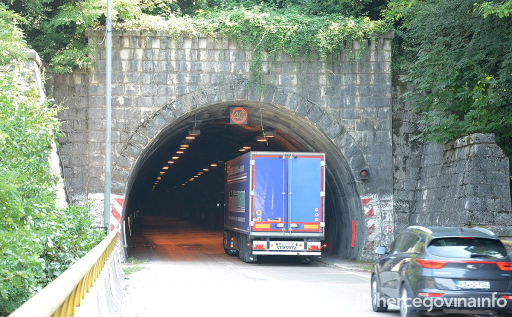 Tunel Crnaja cesta promet