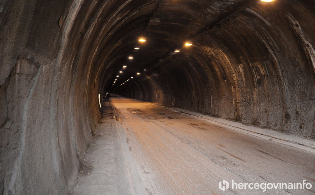 Tunel Crnaja cesta promet