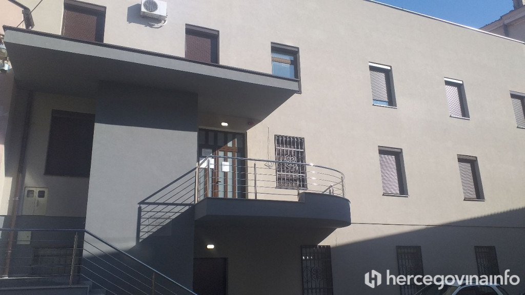 Zemljišnoknjižni ured grunt