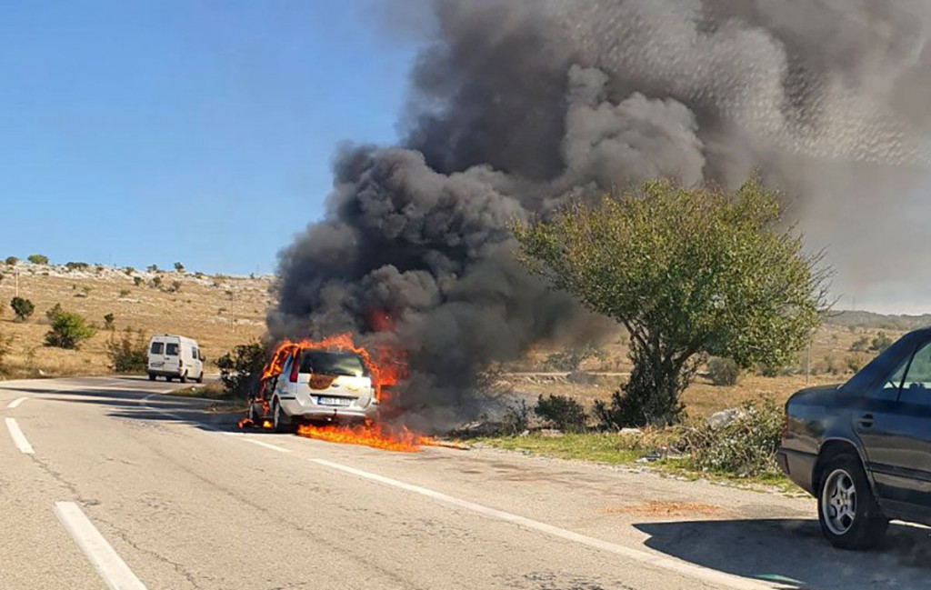 Auto požar Mostar Nevesinje