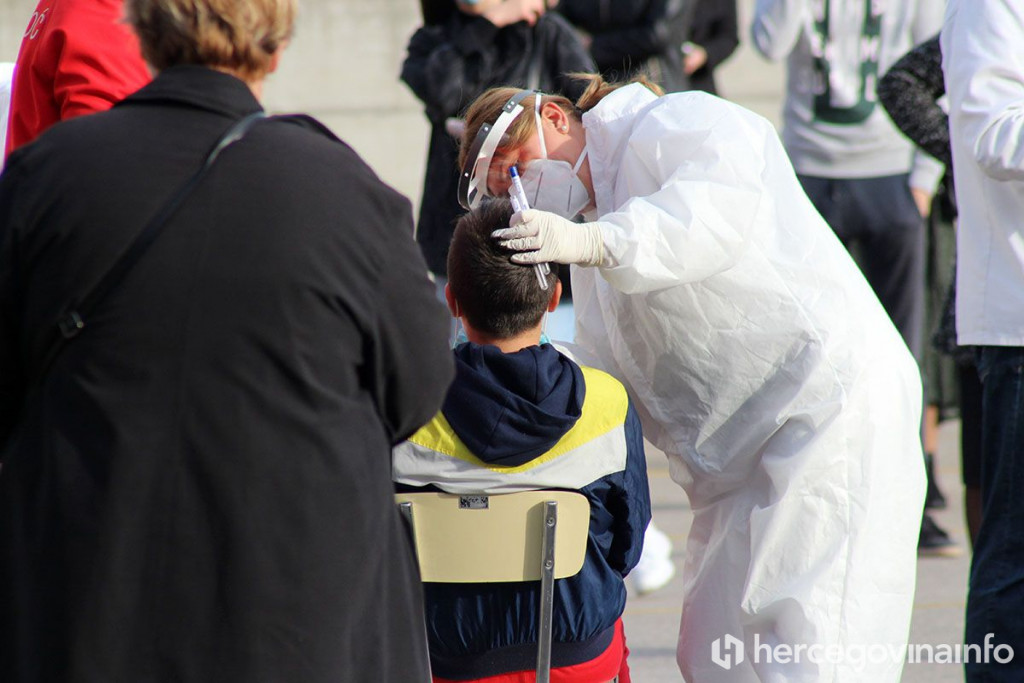Testiranje koronavirus drive-in