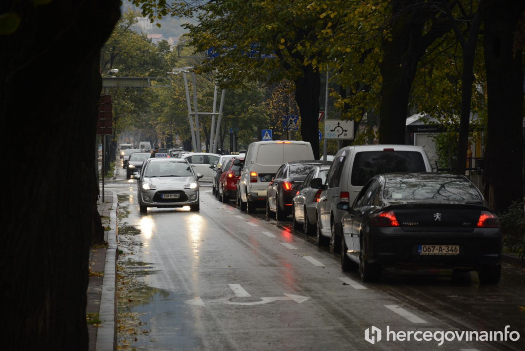 Prometne gužve automobili gužva promet auto