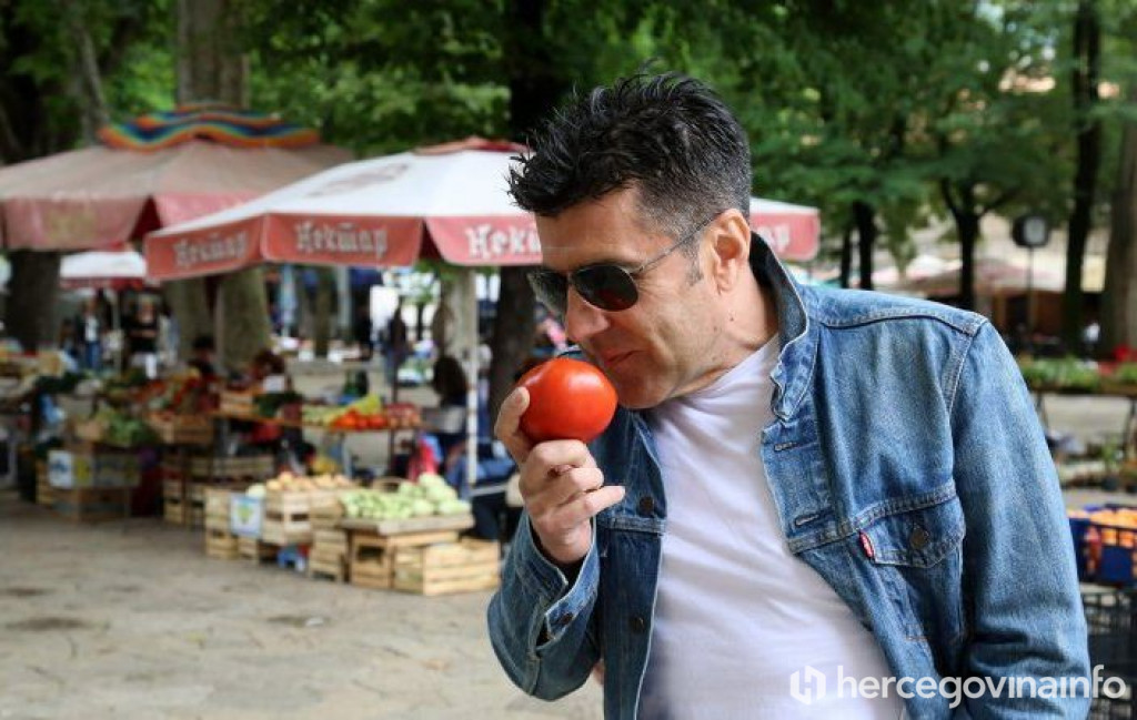 Feđa Isović Lud zbunjen normalan