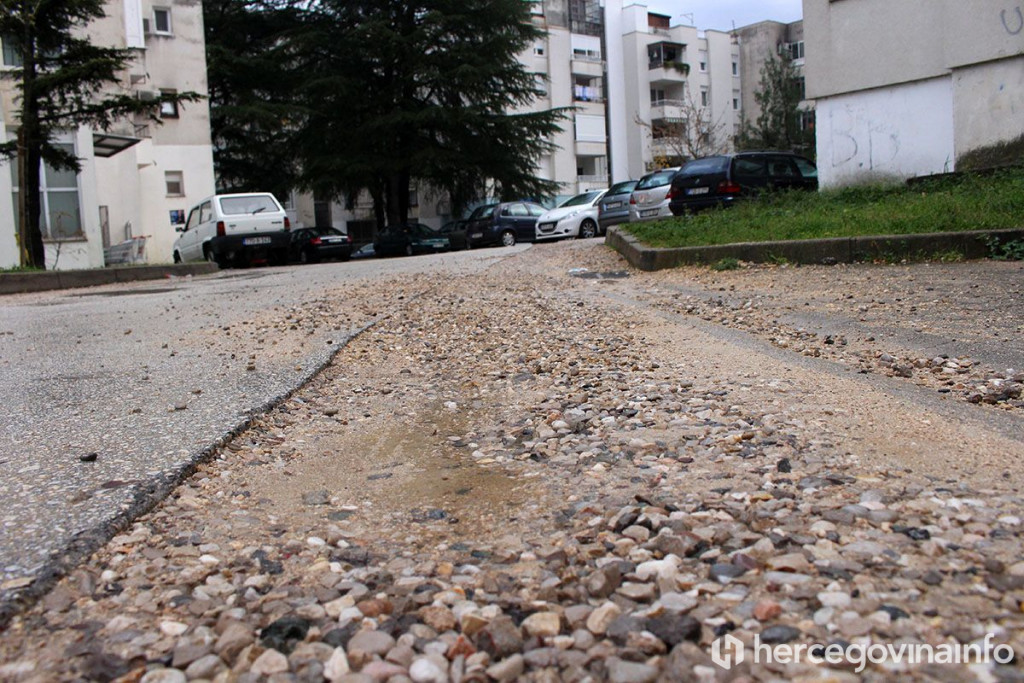 Bijeli brijeg raskopan prometnica rupe