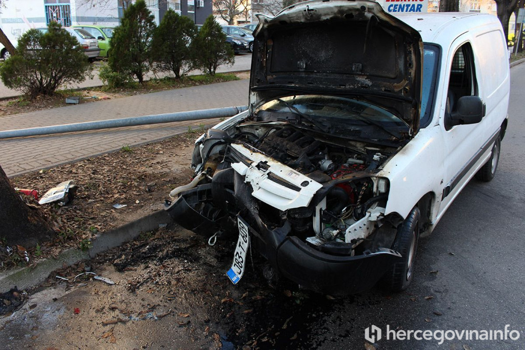 Prometna nesreća Peugeot Centar 2