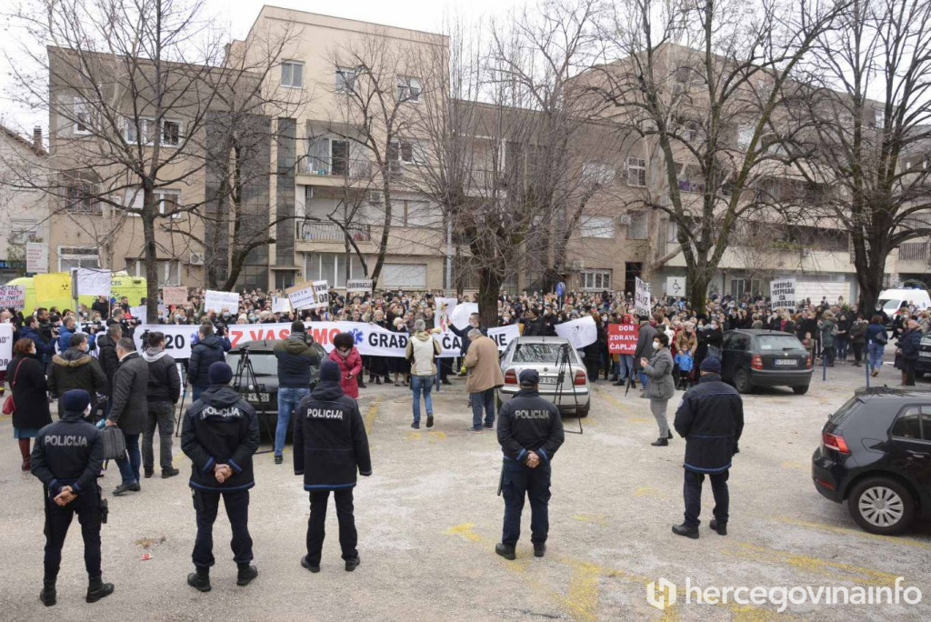 Zdravstveni djelatnici prosvjedi