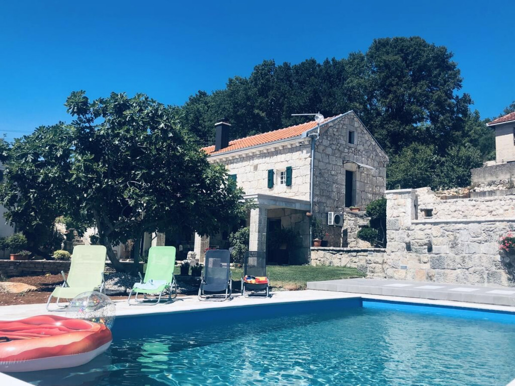 putujem, Hercegovina, luca, bazen, odmor, vila , klobuk