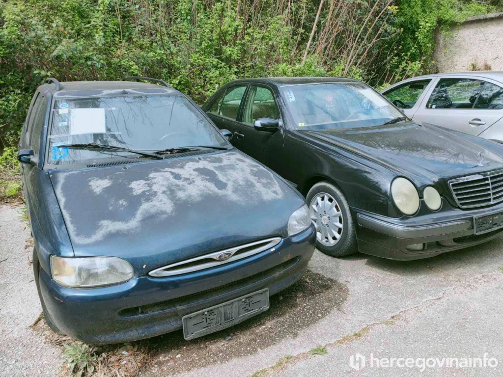 javne površine, automobili, parkiranje