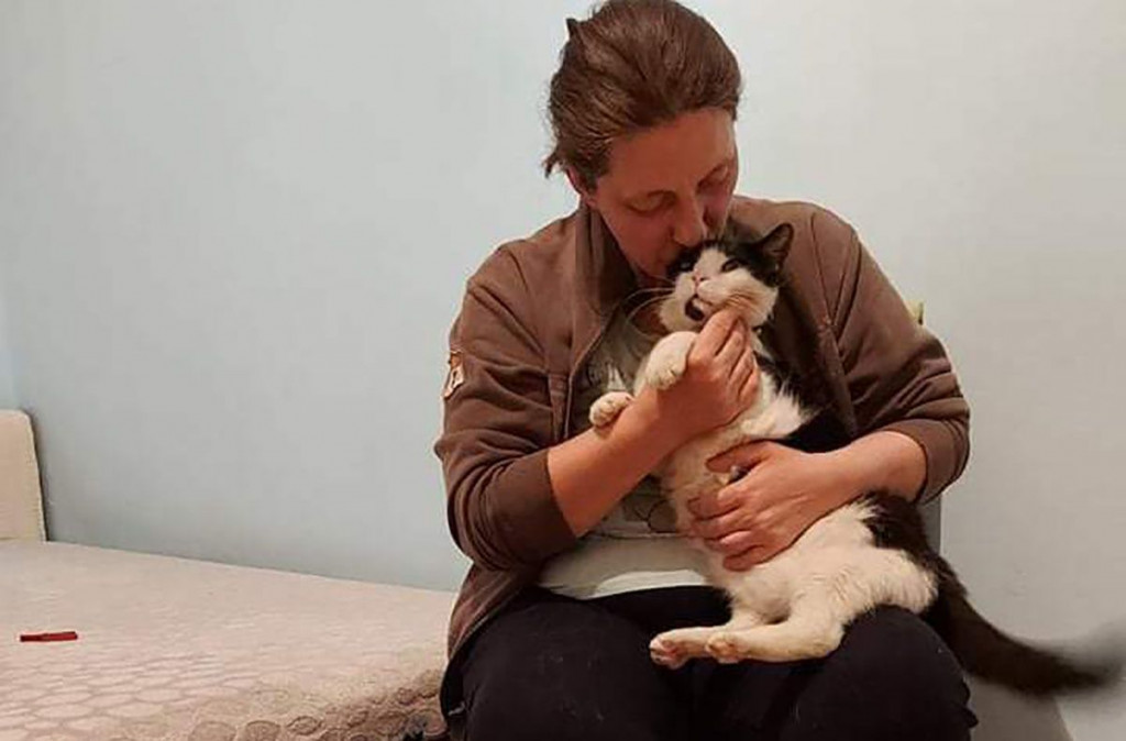 Branka Vujasin i mačka