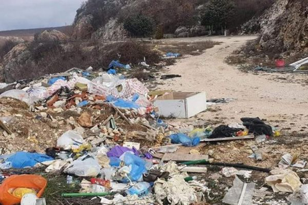 divlja deponija, Smeće