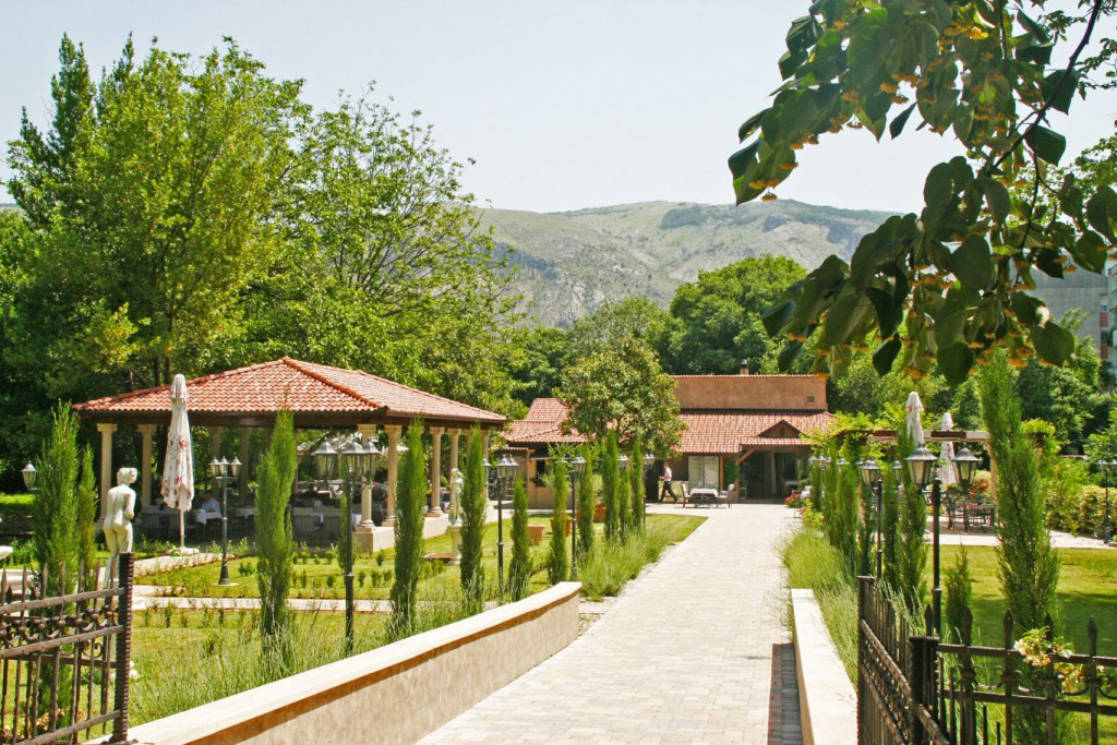 Restoran Radobolja, Mostar, ponuda, terasa, party