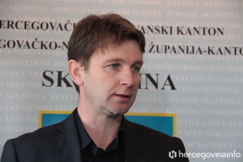 Ministar Adnan Faladžić