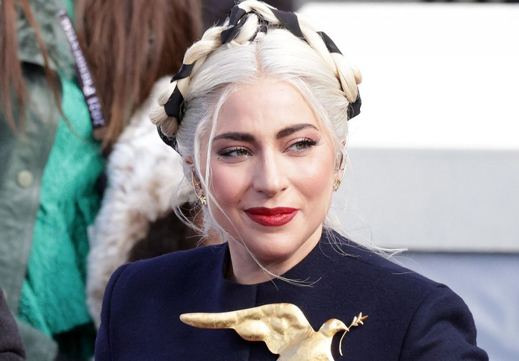 Lady Gaga golub mira