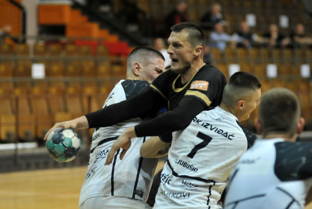 RK Sloboda - RK Izviđač