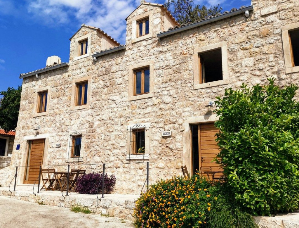 uređujem, hedonizam, kuća, Dubrovnik, more, sunce, internet prevara, more, rovinj, iznajmljivanje, apartman