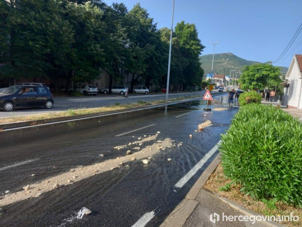 Poplava Mostar puknuće cijevi
