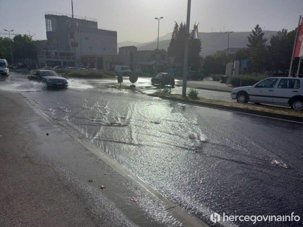 Poplava Mostar puknuće cijevi