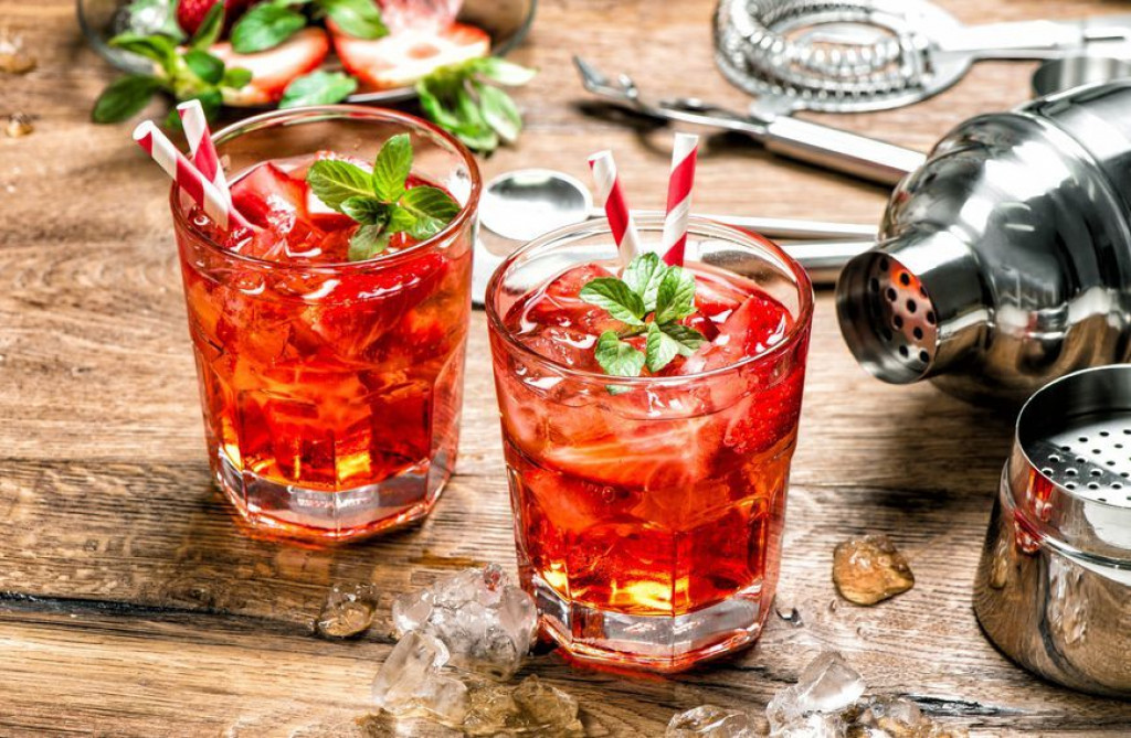 uživam, piće, gin tonic, jagode, vikend