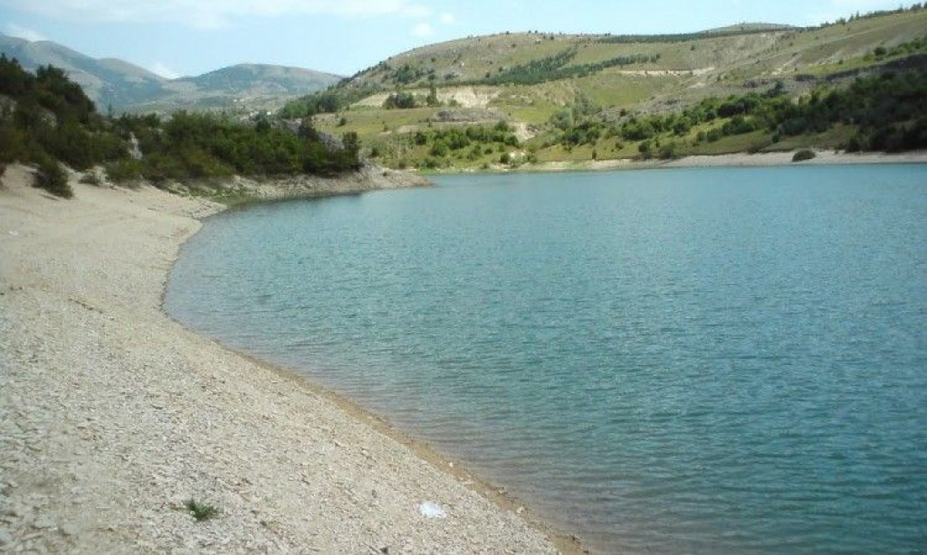 Jezero Mandak