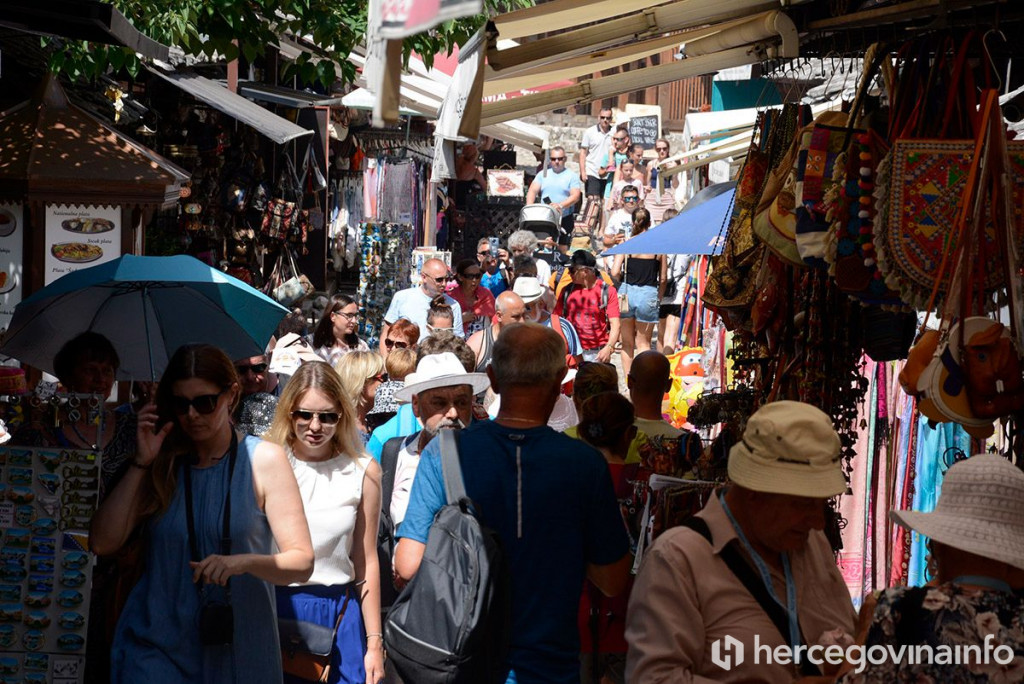 Lipanj 2021 turisti Stari grad